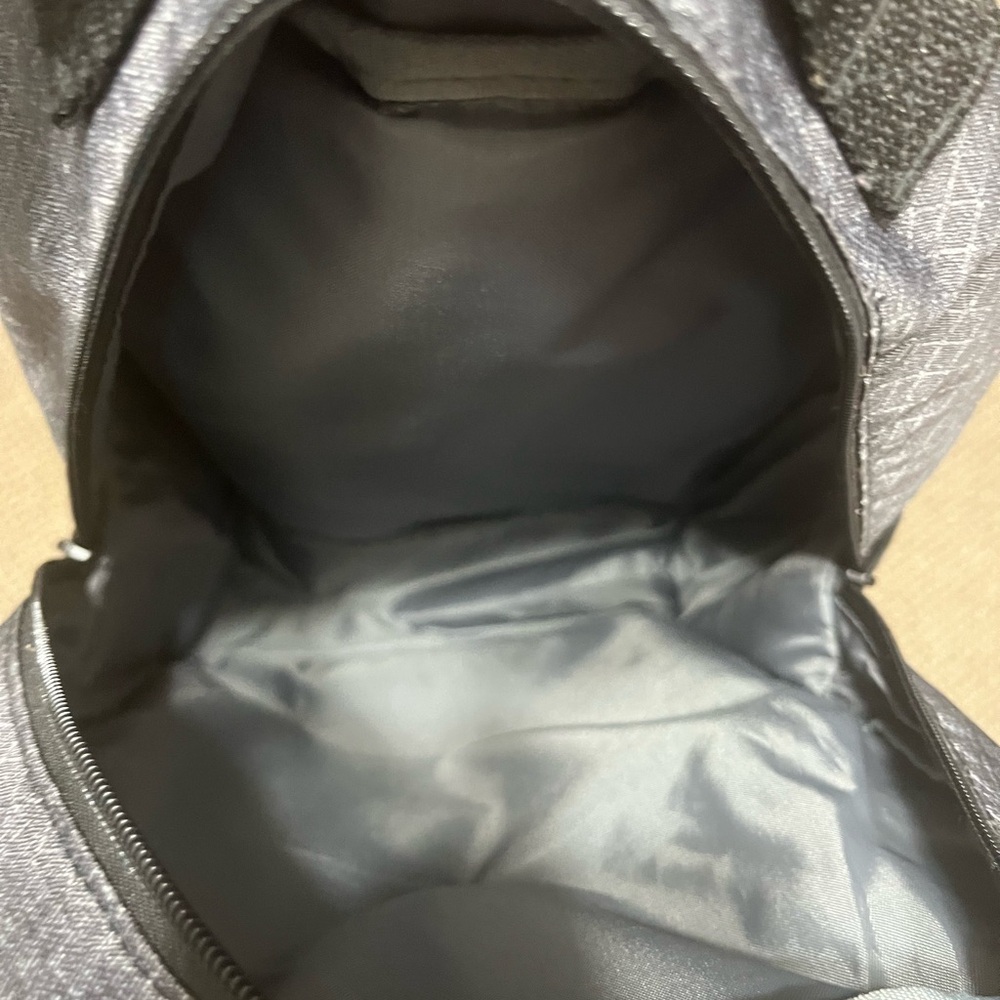 Thirty-One Gray Geometric Backpack - Picture 5 of 5